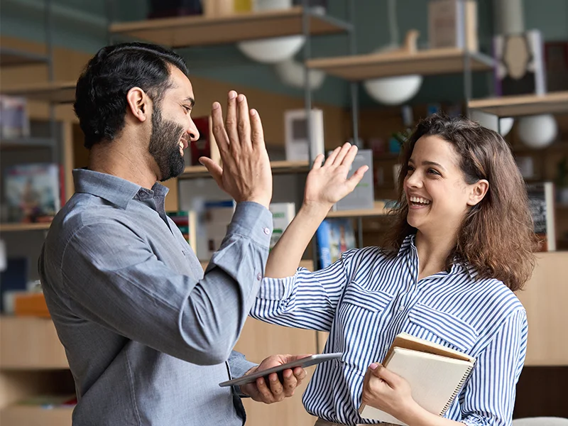 équipe de travail high five