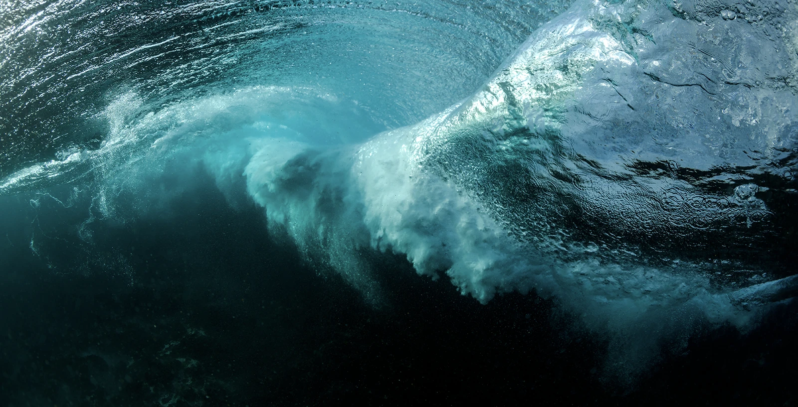 Underwater wave vortex